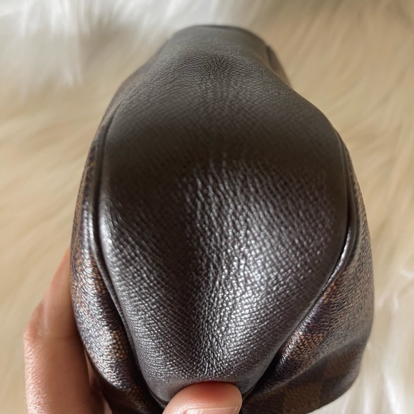 Louis Vuitton Damier Trousse Cosmetique - Picture 6 of 11